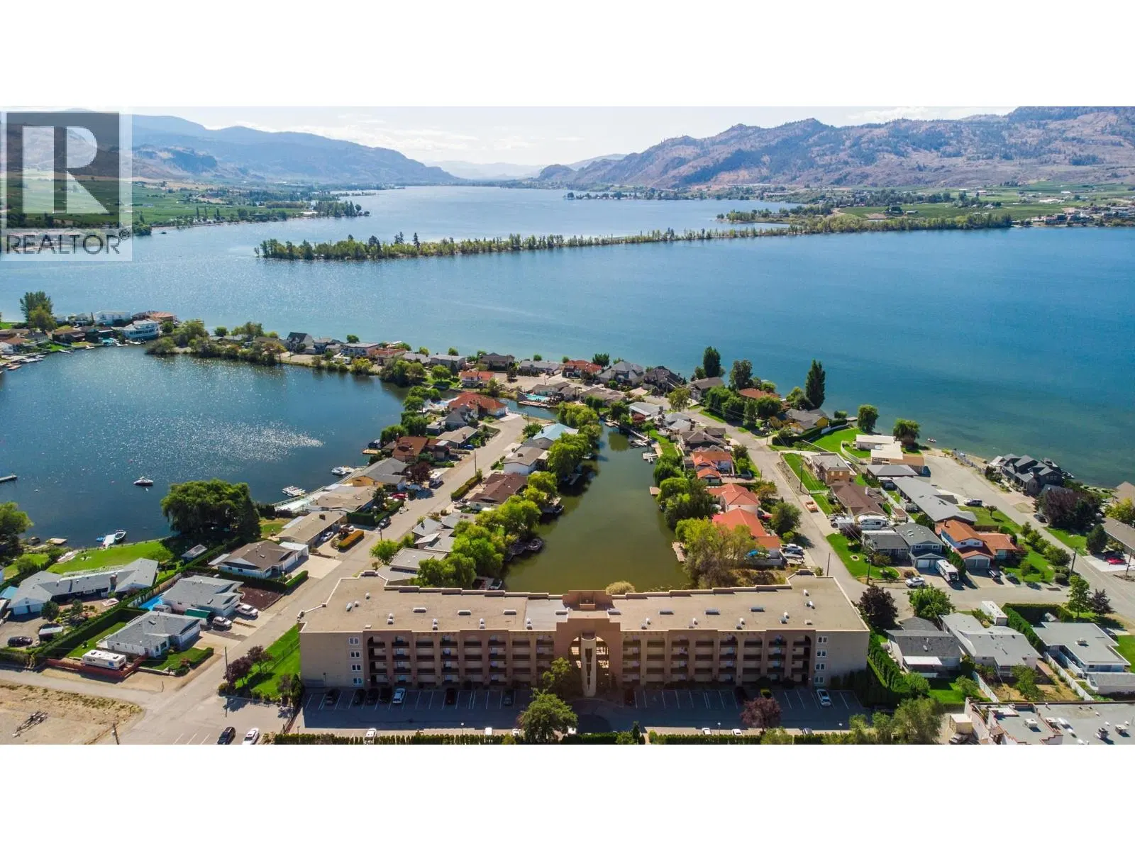 Photo 4 of 31 at #204 – 15 SOLANA KEY Court