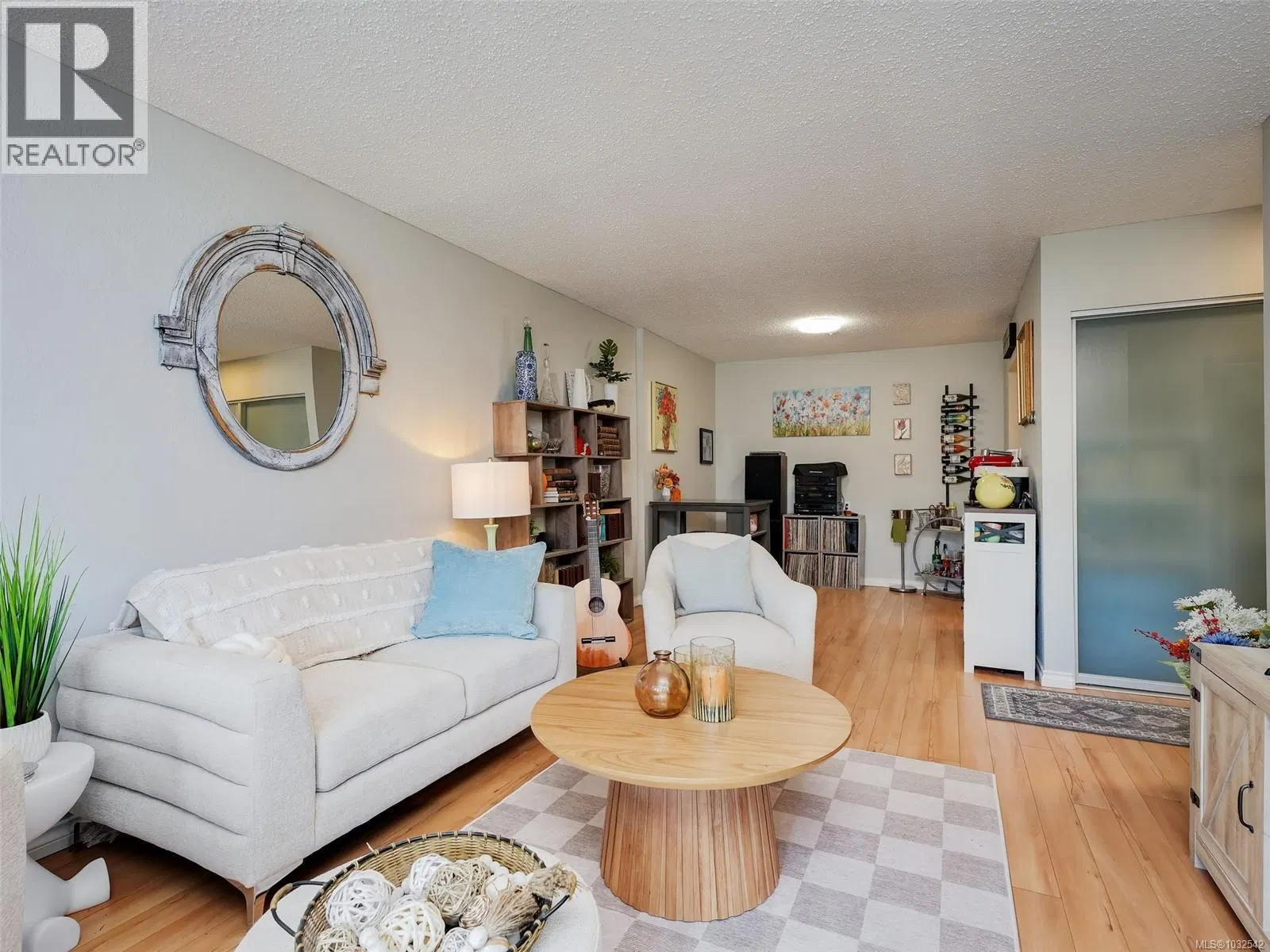 Photo 5 of 32 at #304 – 1537 Morrison Street