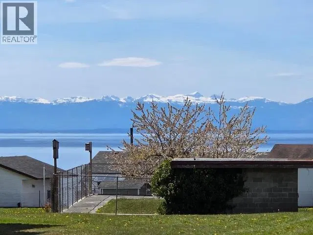 Photo 2 of 29 at Powell River