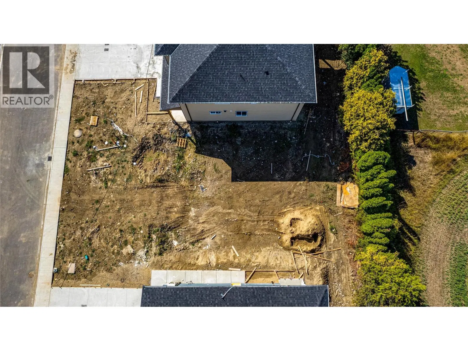 Photo 5 of 28 at 2221 Heitman Street