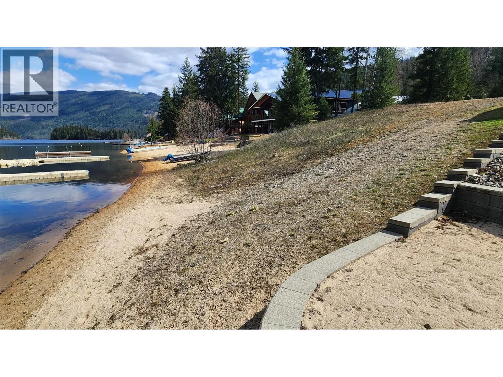 Photo 5 of 30 at 4333 EAST BARRIERE LAKE FS Road