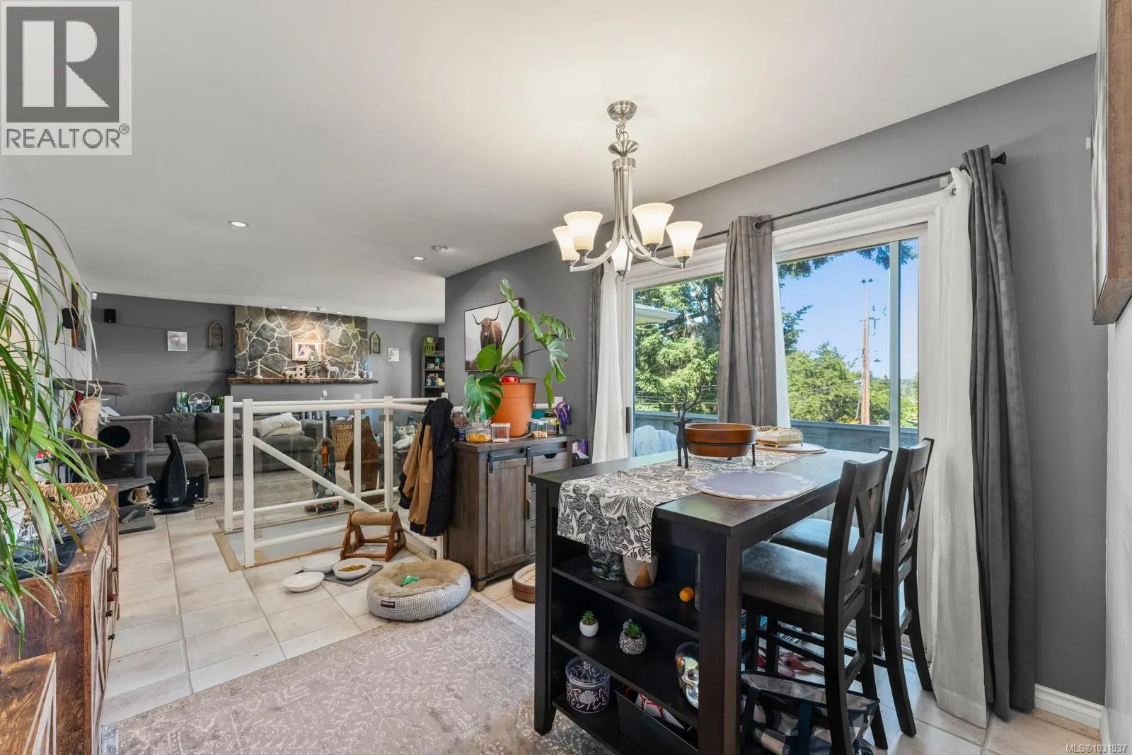 Photo 5 of 32 at 405 Tamarack Road