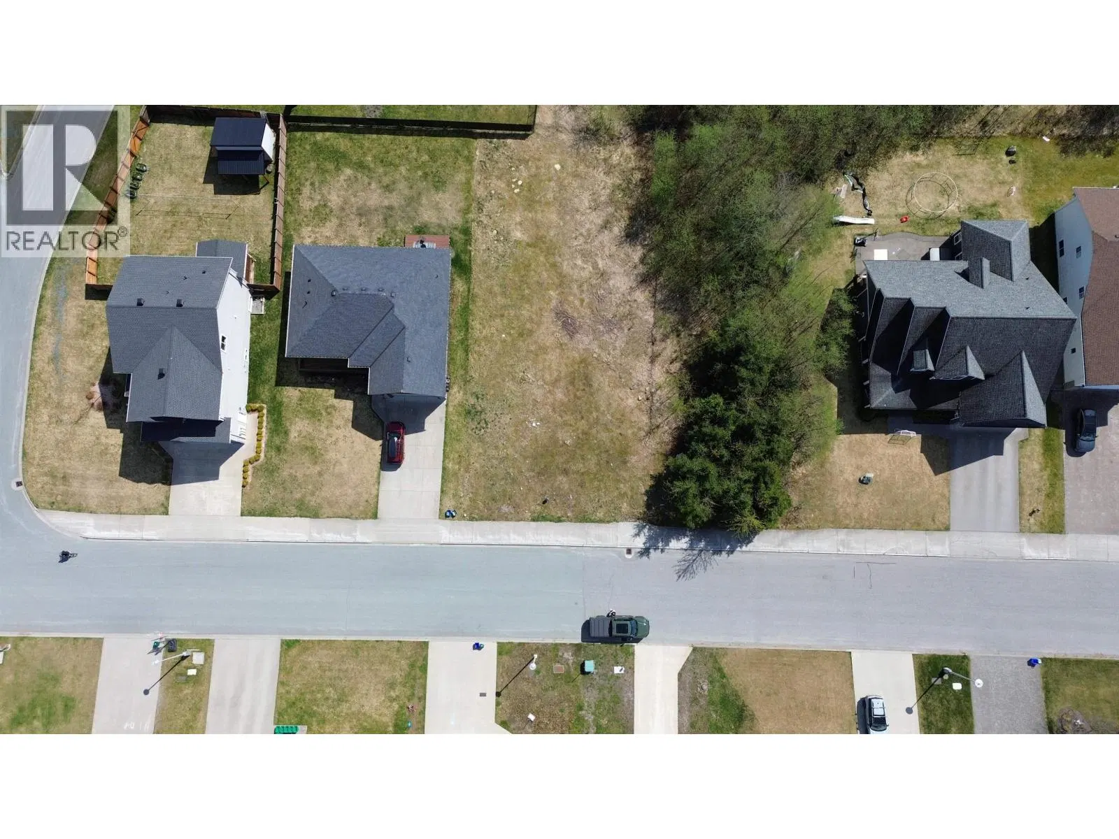 Photo 2 of 4 at 123 WAKITA Avenue