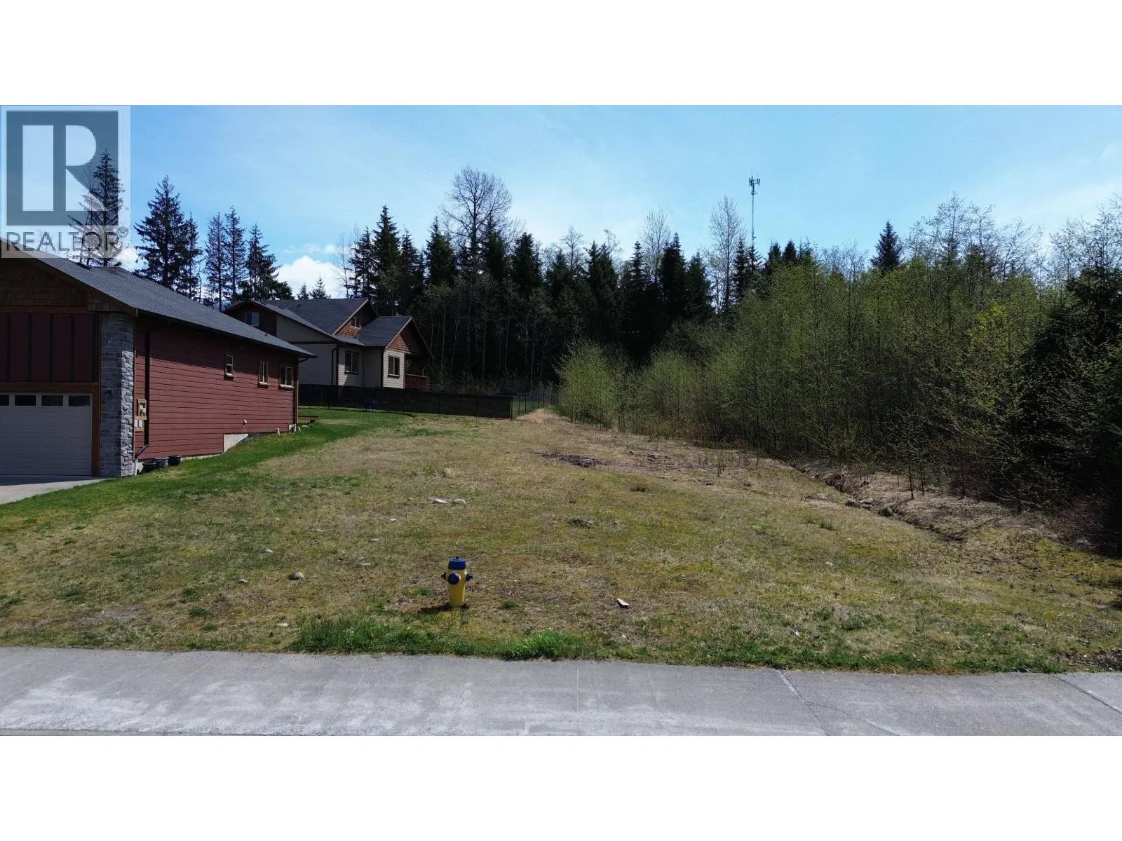 Photo 4 of 4 at 123 WAKITA Avenue