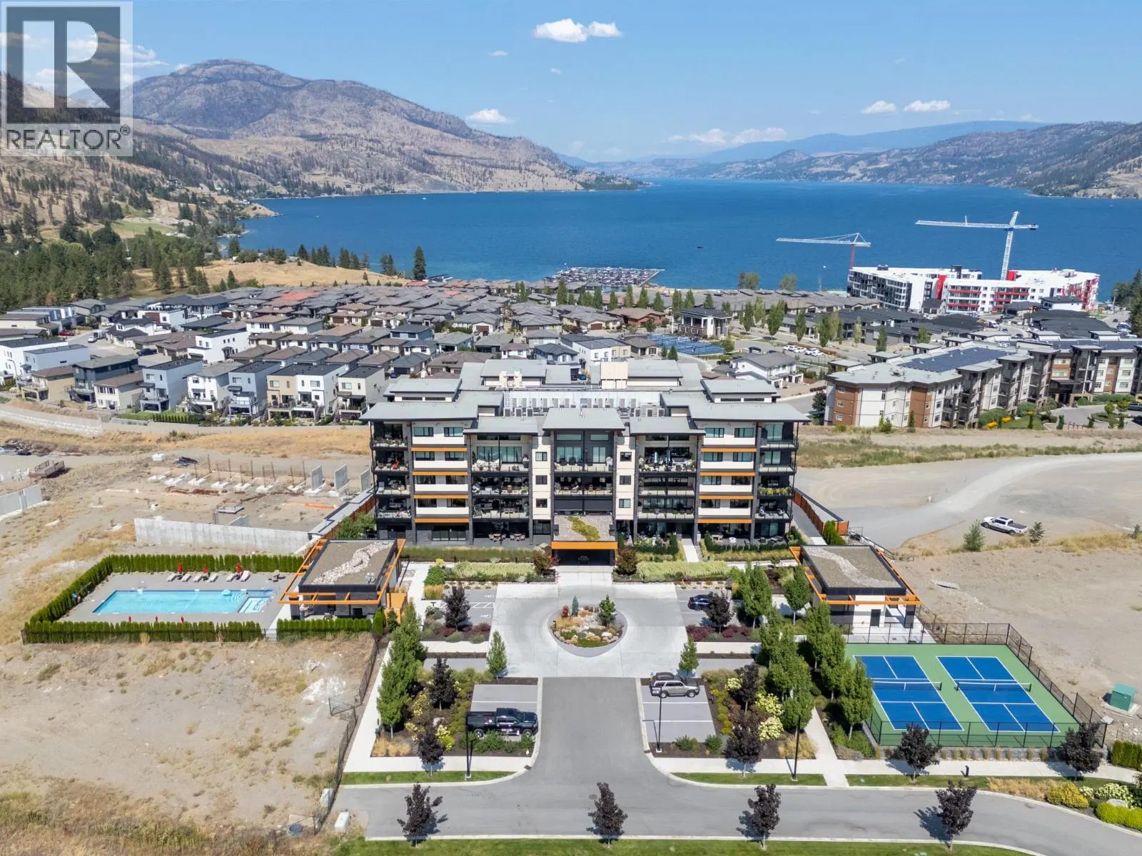 Photo 2 of 34 at #3207 – 3000 Ariva Drive
