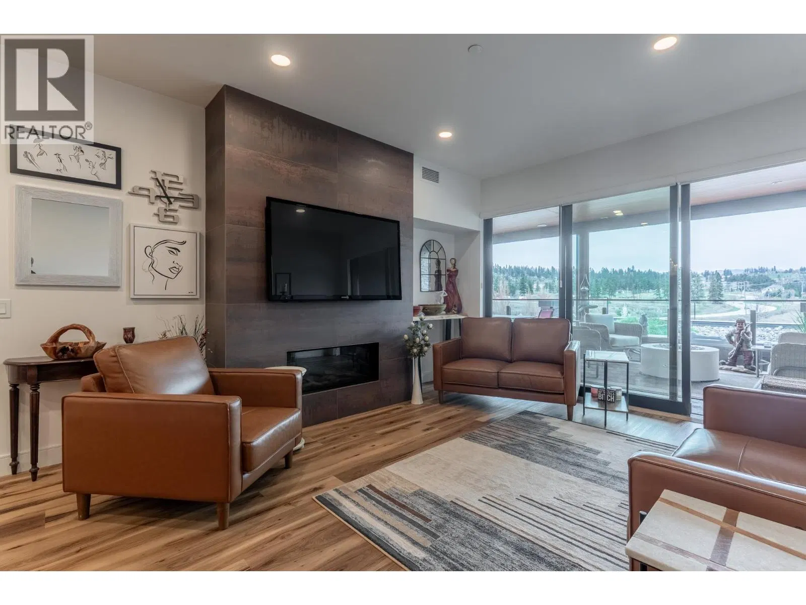 Photo 4 of 34 at #3207 – 3000 Ariva Drive