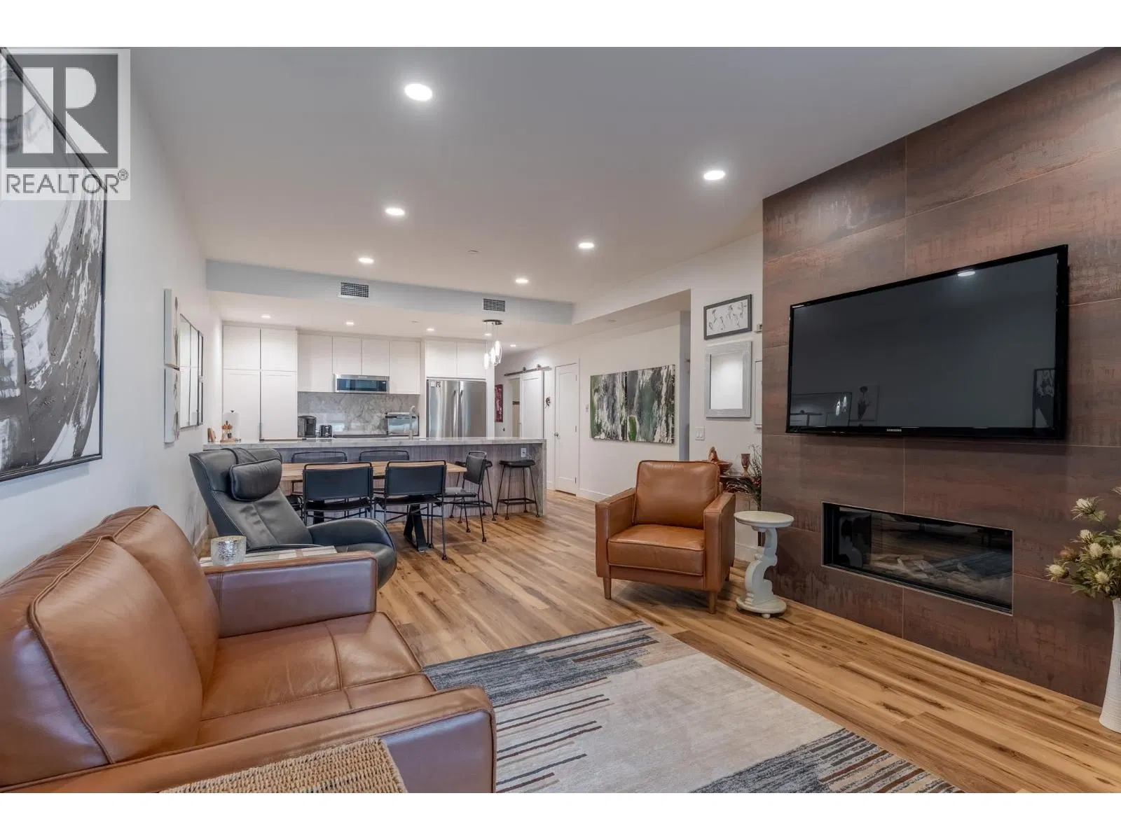 Photo 5 of 34 at #3207 – 3000 Ariva Drive