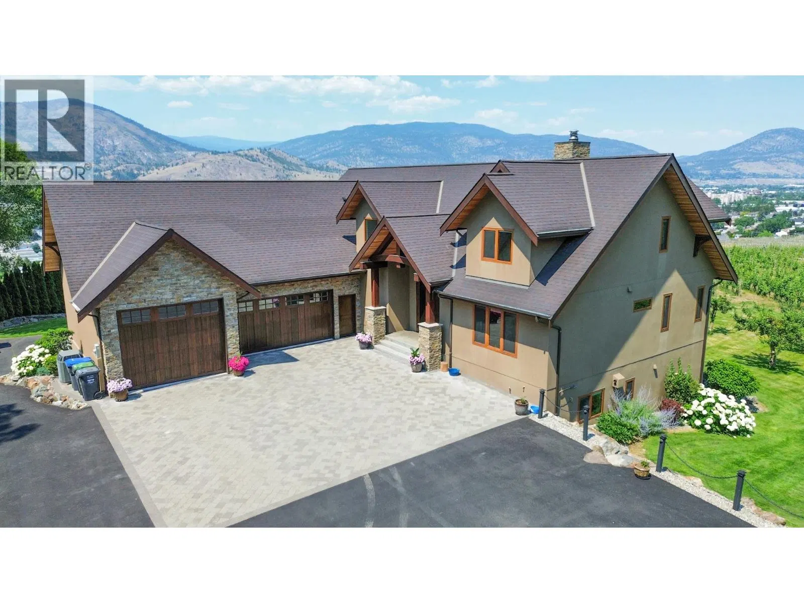 Photo 1 of 44 at 3175 Valleyview Road