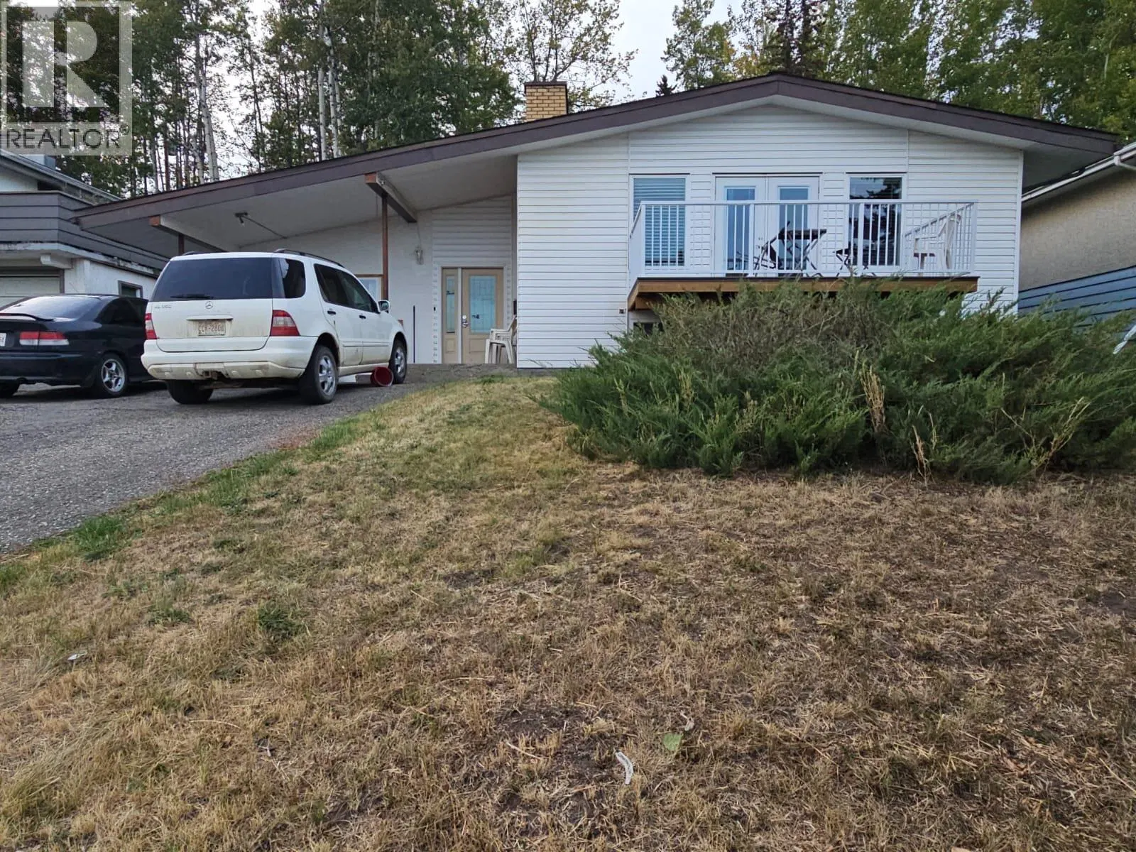 Photo 1 of 11 at 5113 47 Avenue