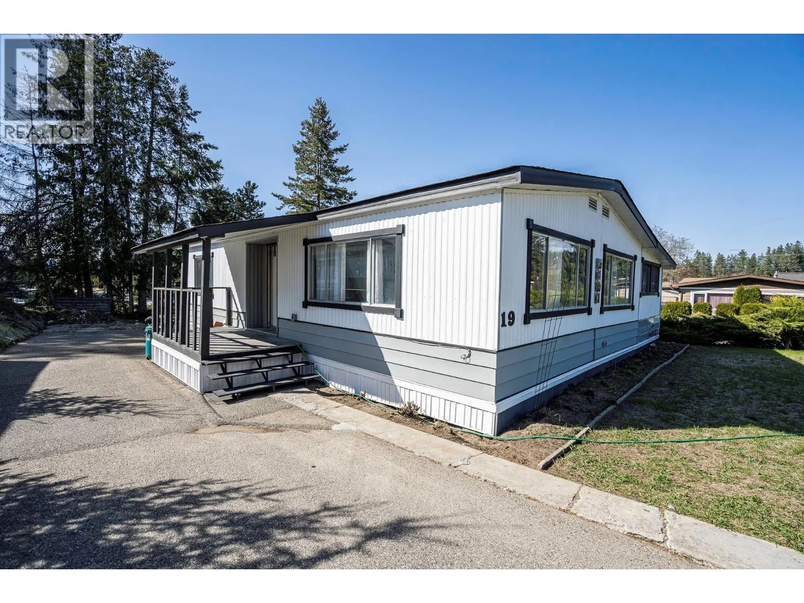 Photo 2 of 24 at #19 – 3535 McCulloch Road