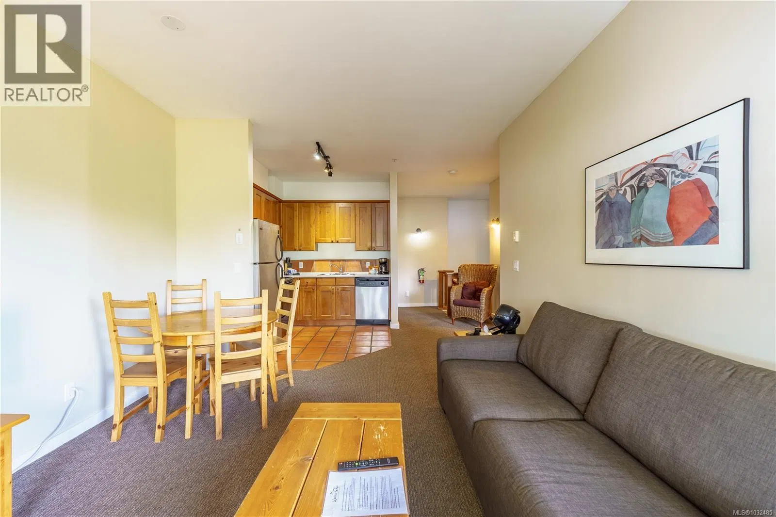 Photo 3 of 18 at #507 – 1971 Harbour Drive