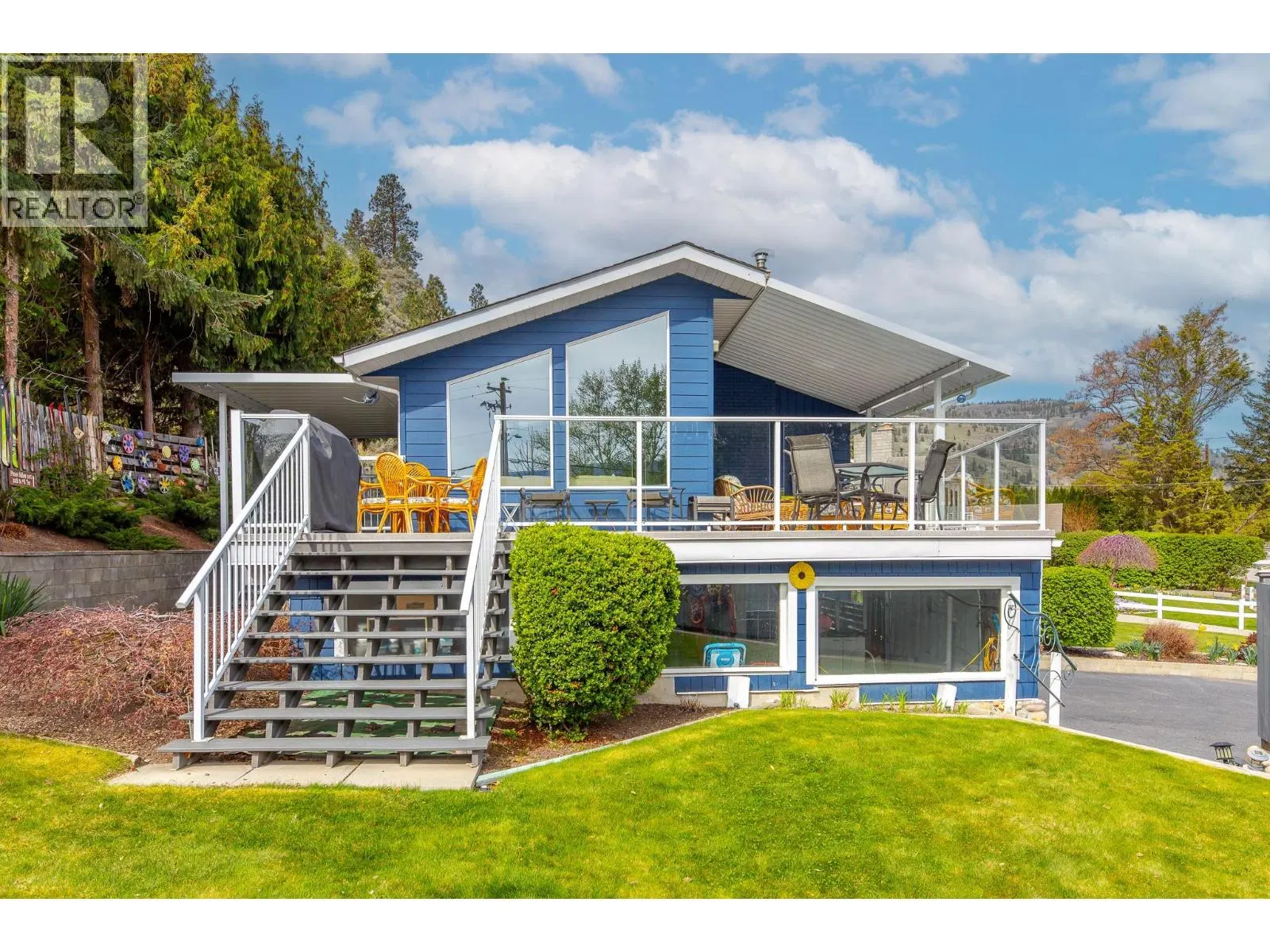Photo 1 of 54 at 7315 HIGGIN Avenue
