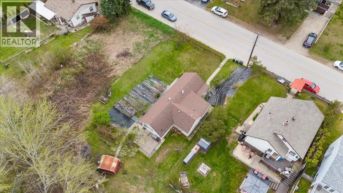 Photo 5 of 30 at 637 9th Avenue