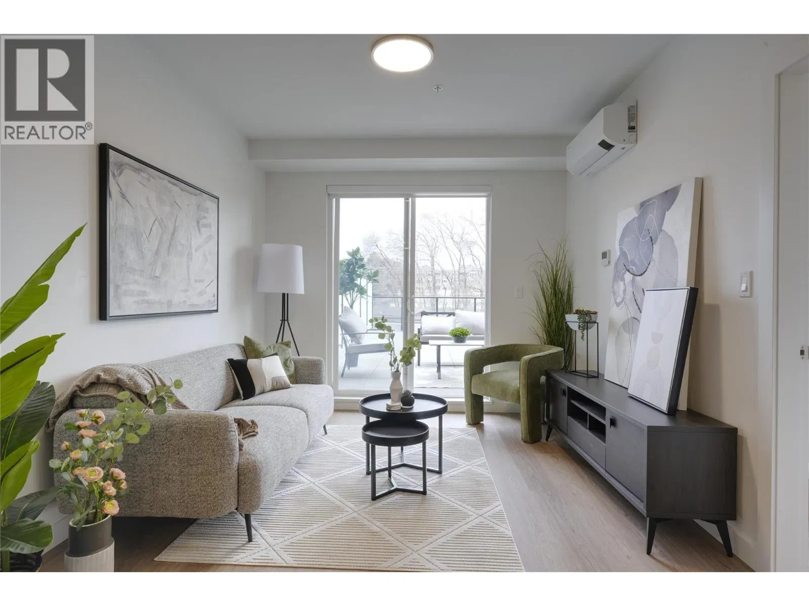 Photo 3 of 21 at #214 – 1380 Pridham Avenue