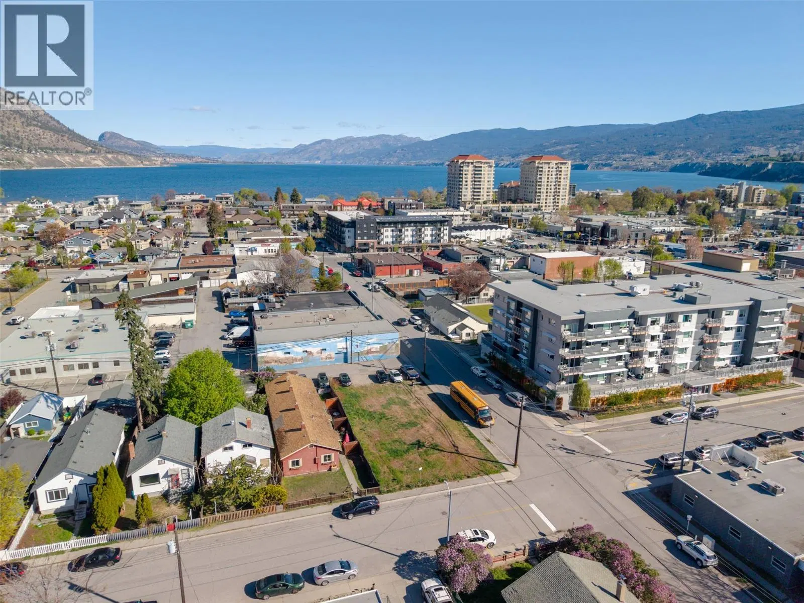 Photo 2 of 12 at 303 Nanaimo Avenue