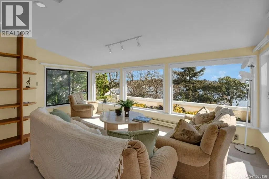 Photo 4 of 48 at 309 King George Terrace