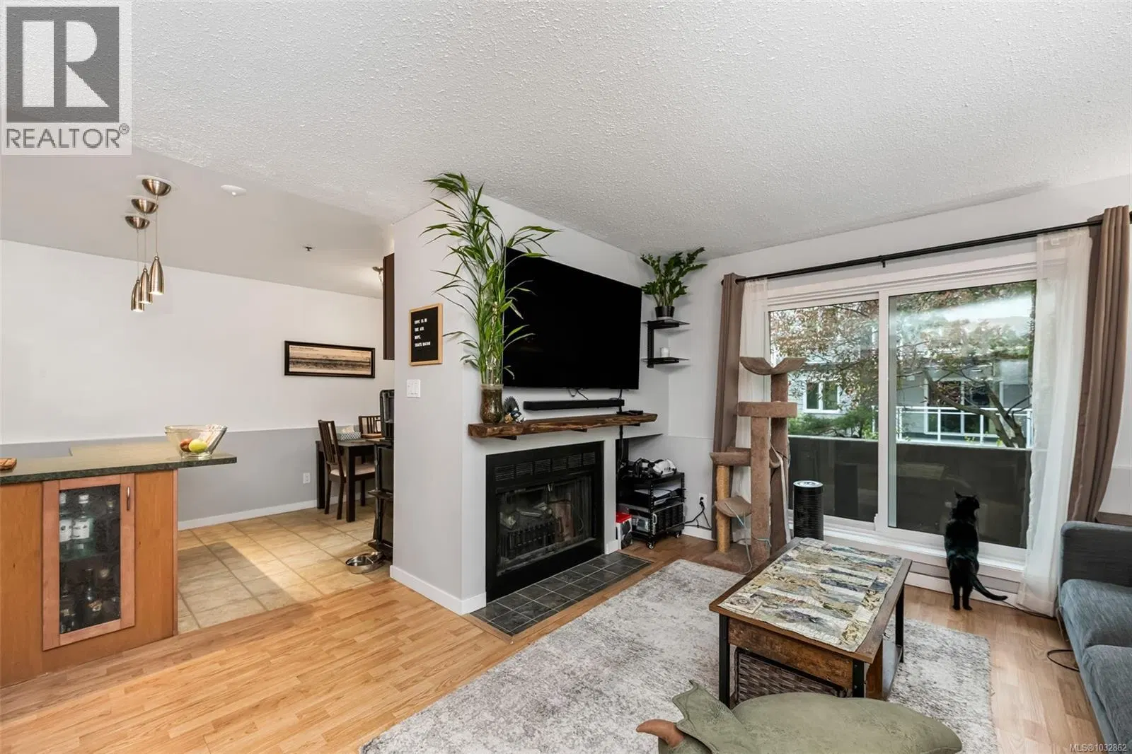 Photo 2 of 43 at #8 – 949 Cloverdale Avenue