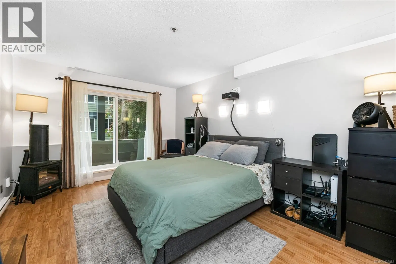Photo 3 of 43 at #8 – 949 Cloverdale Avenue
