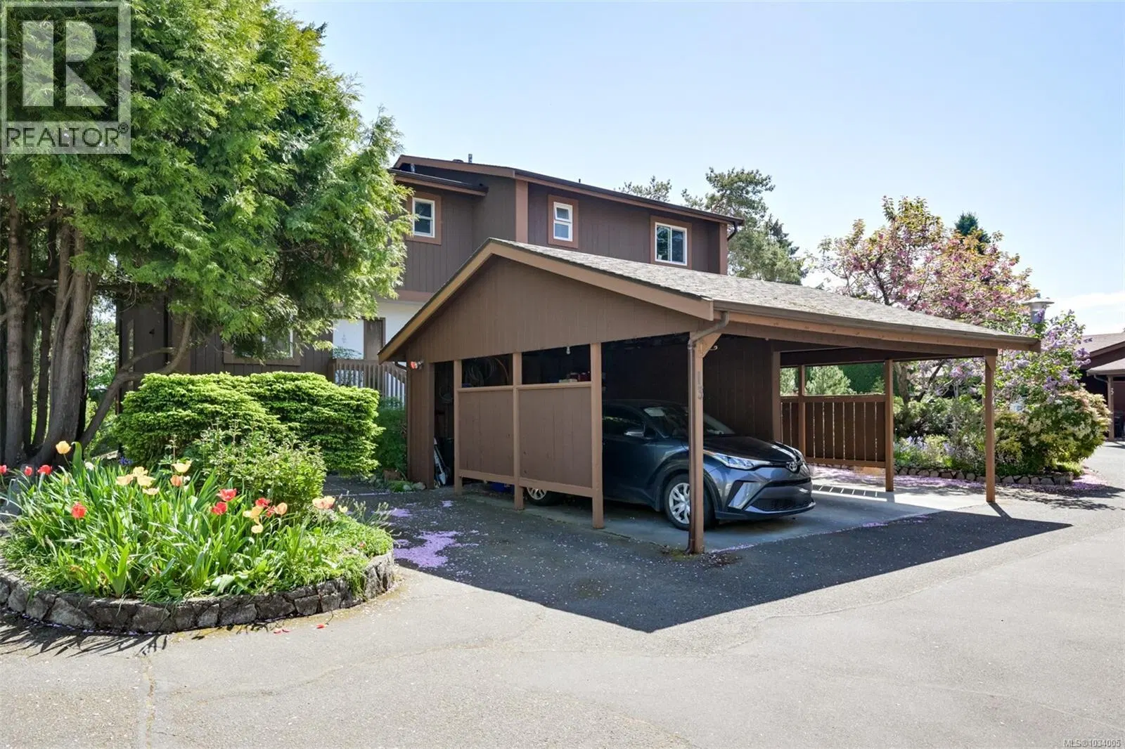 Photo 1 of 75 at #13 – 933 Admirals Road
