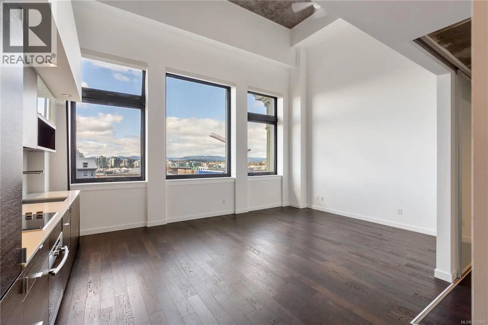 #416 – 770 Fisgard Street