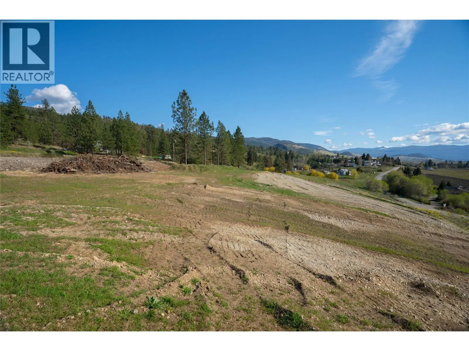 Photo 4 of 10 at 5152 Whitetail Drive