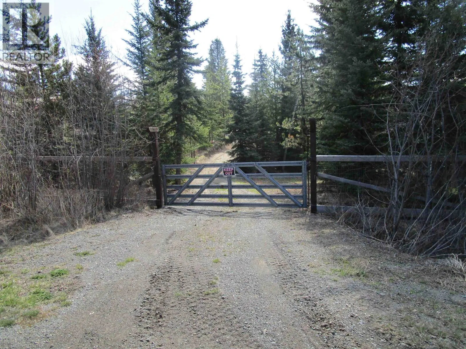 Photo 4 of 12 at 7518 GAUTHIER Road