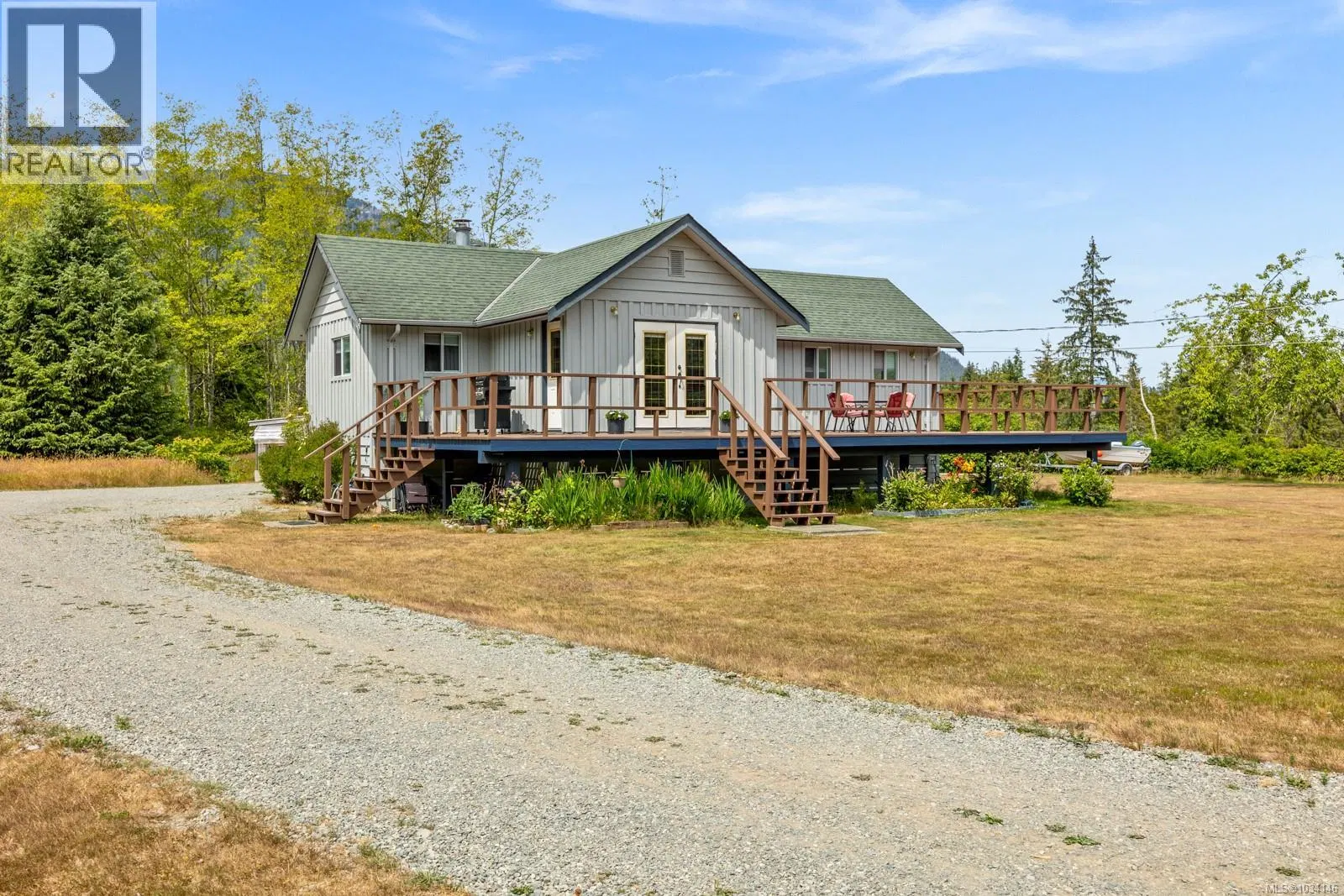 Photo 5 of 79 at 843 Sayward Road