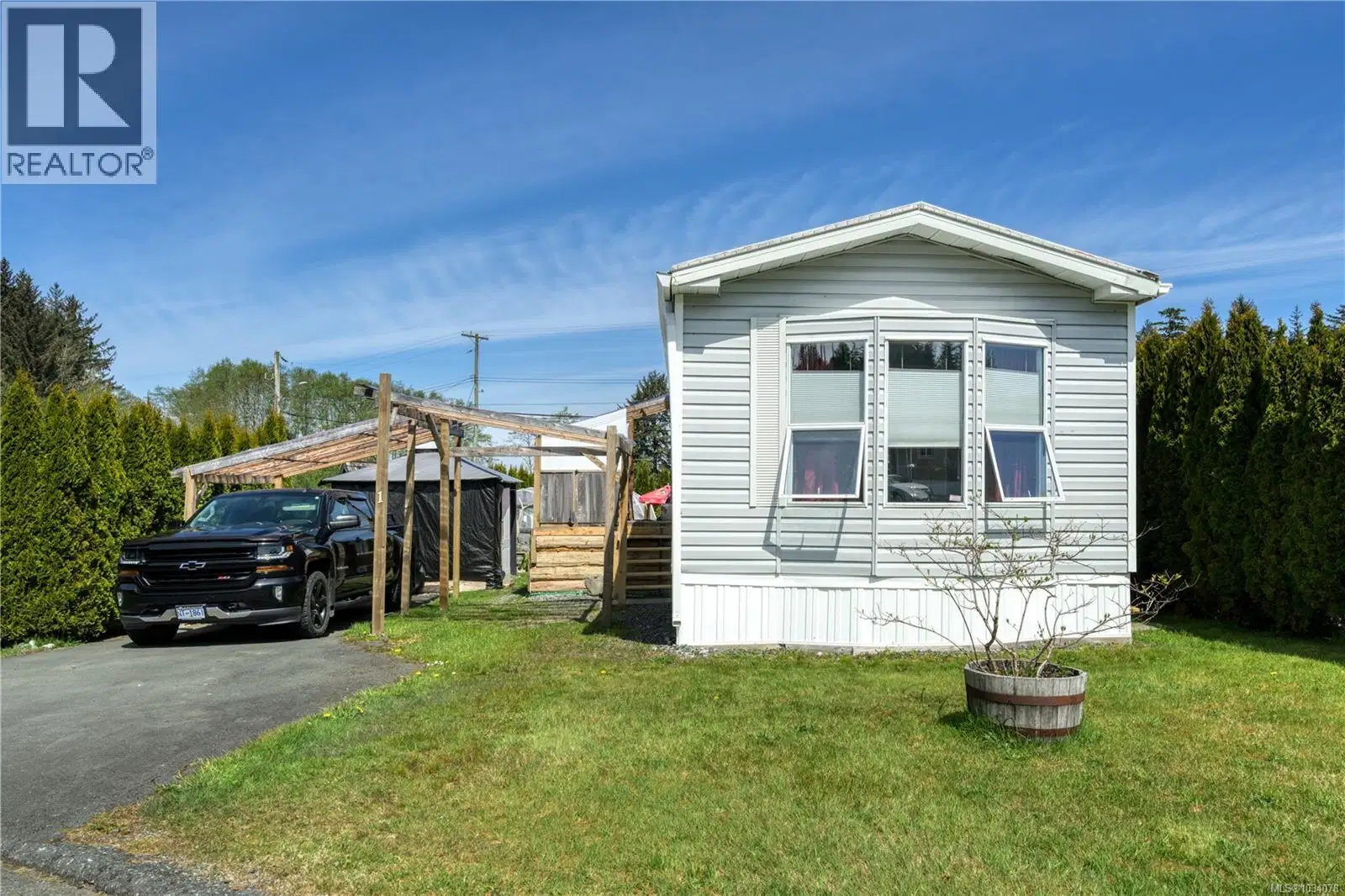 #1 – 5250 Beaver Harbour Road