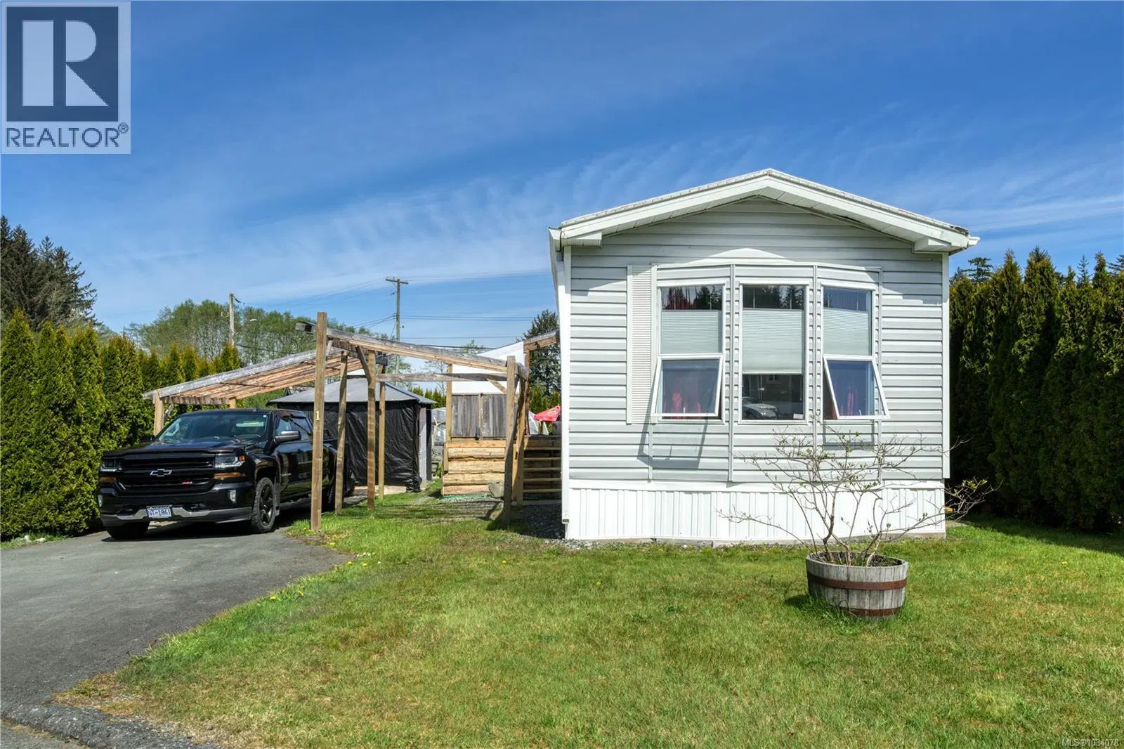Photo 1 of 27 at #1 – 5250 Beaver Harbour Road