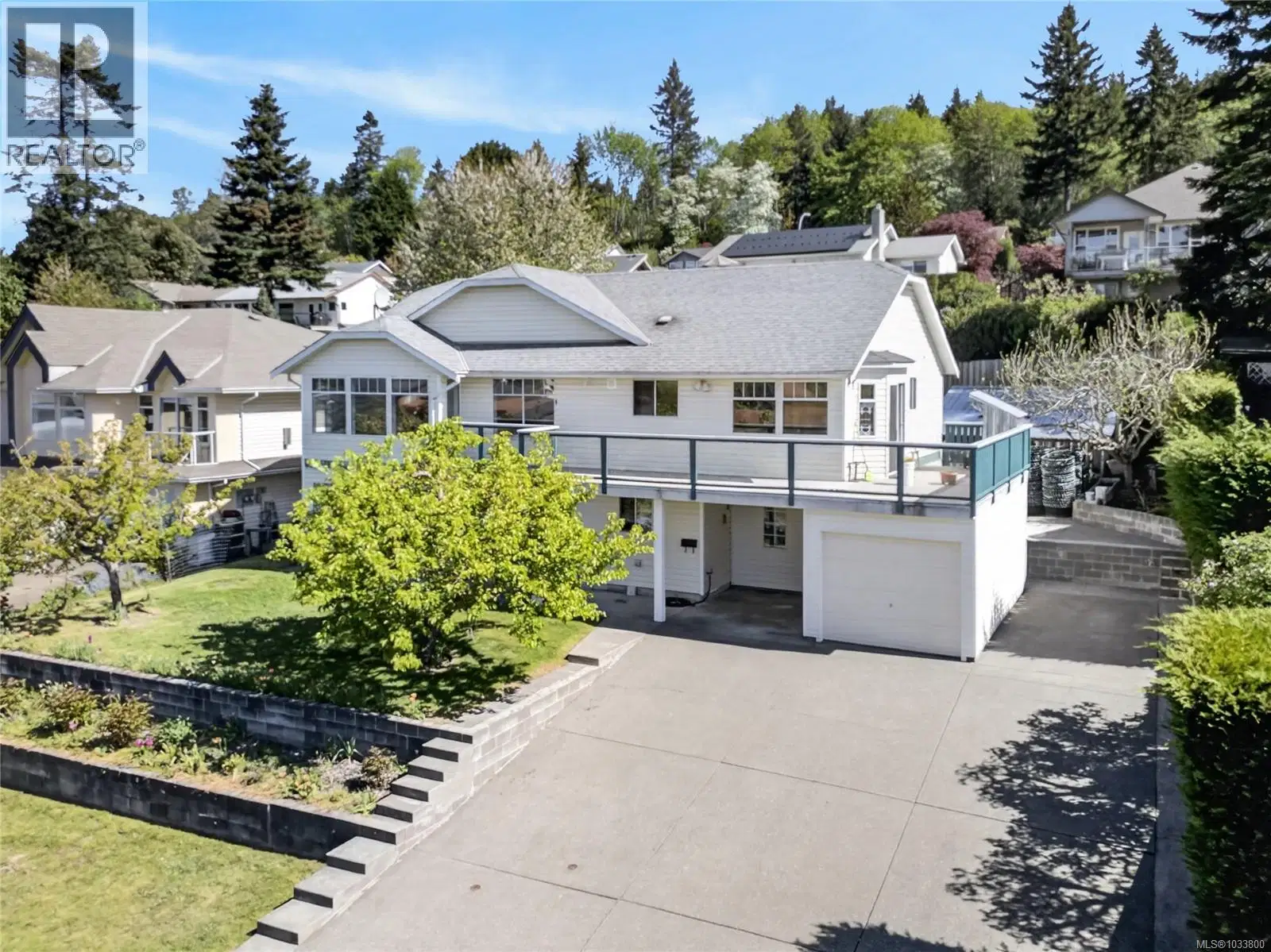 365 Panorama Crescent