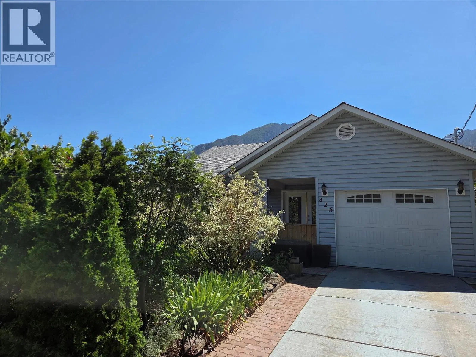 Photo 1 of 61 at 425 3rd Avenue