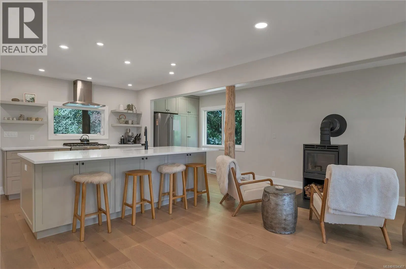Photo 2 of 66 at 1387 Heriot Bay Road
