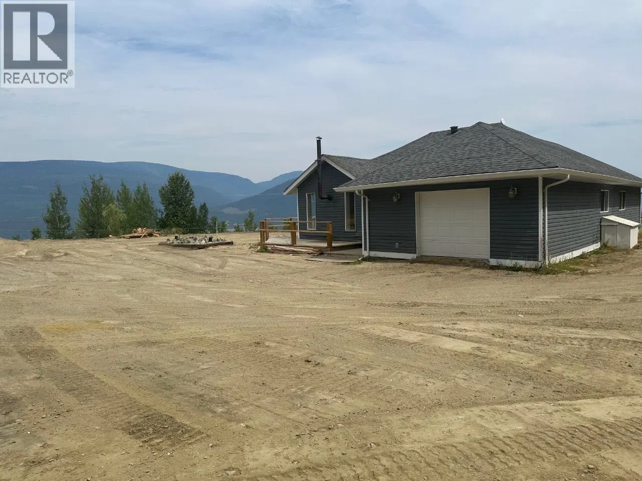 Photo 5 of 38 at 4652 Rose Crescent