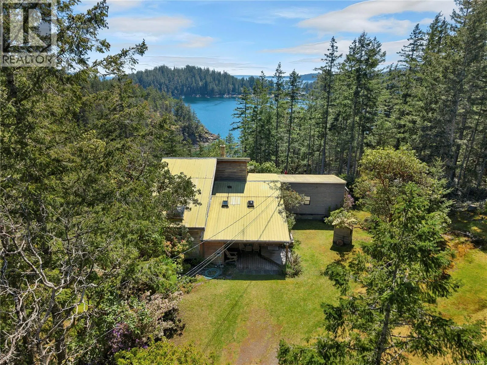 Photo 2 of 41 at 1395 Manzanita Road