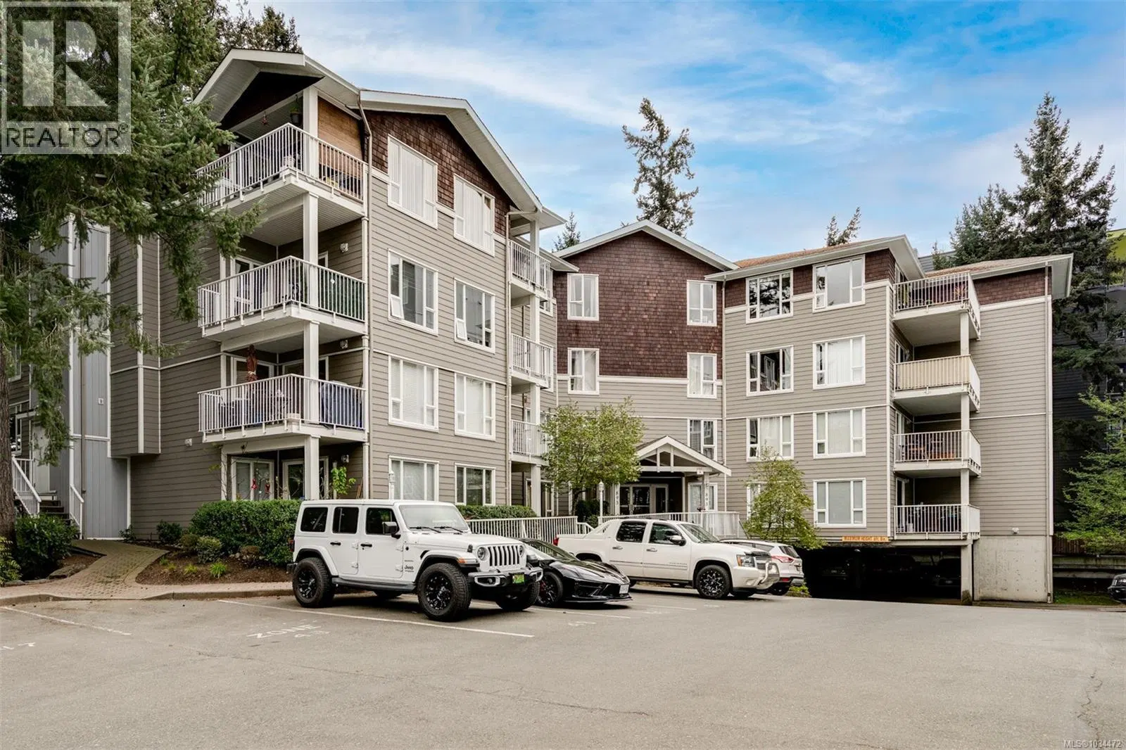 #206 – 893 Hockley Avenue