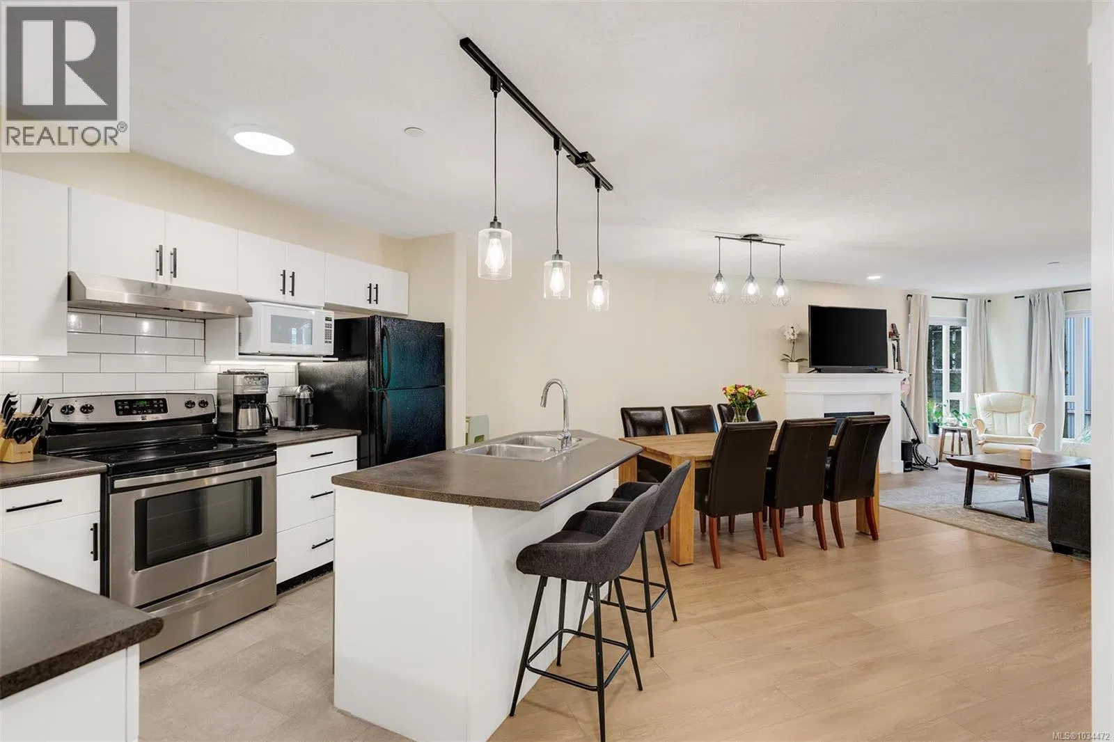 Photo 3 of 29 at #206 – 893 Hockley Avenue