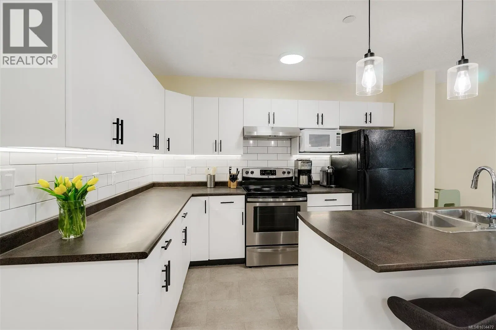 Photo 5 of 29 at #206 – 893 Hockley Avenue