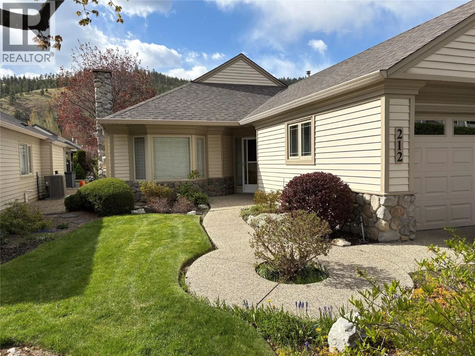 Photo 4 of 50 at #212 – 550 Yates Road
