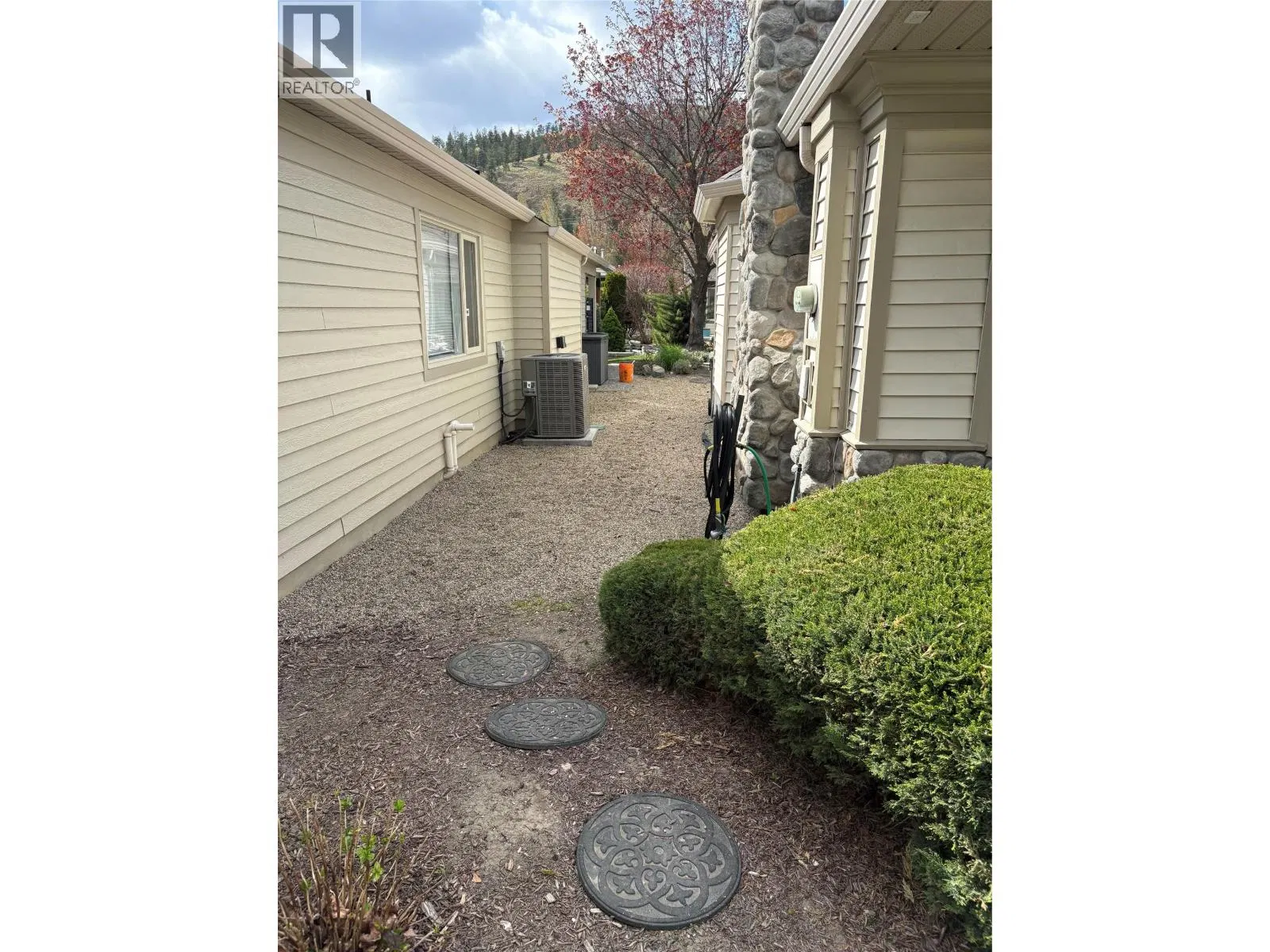 Photo 5 of 50 at #212 – 550 Yates Road