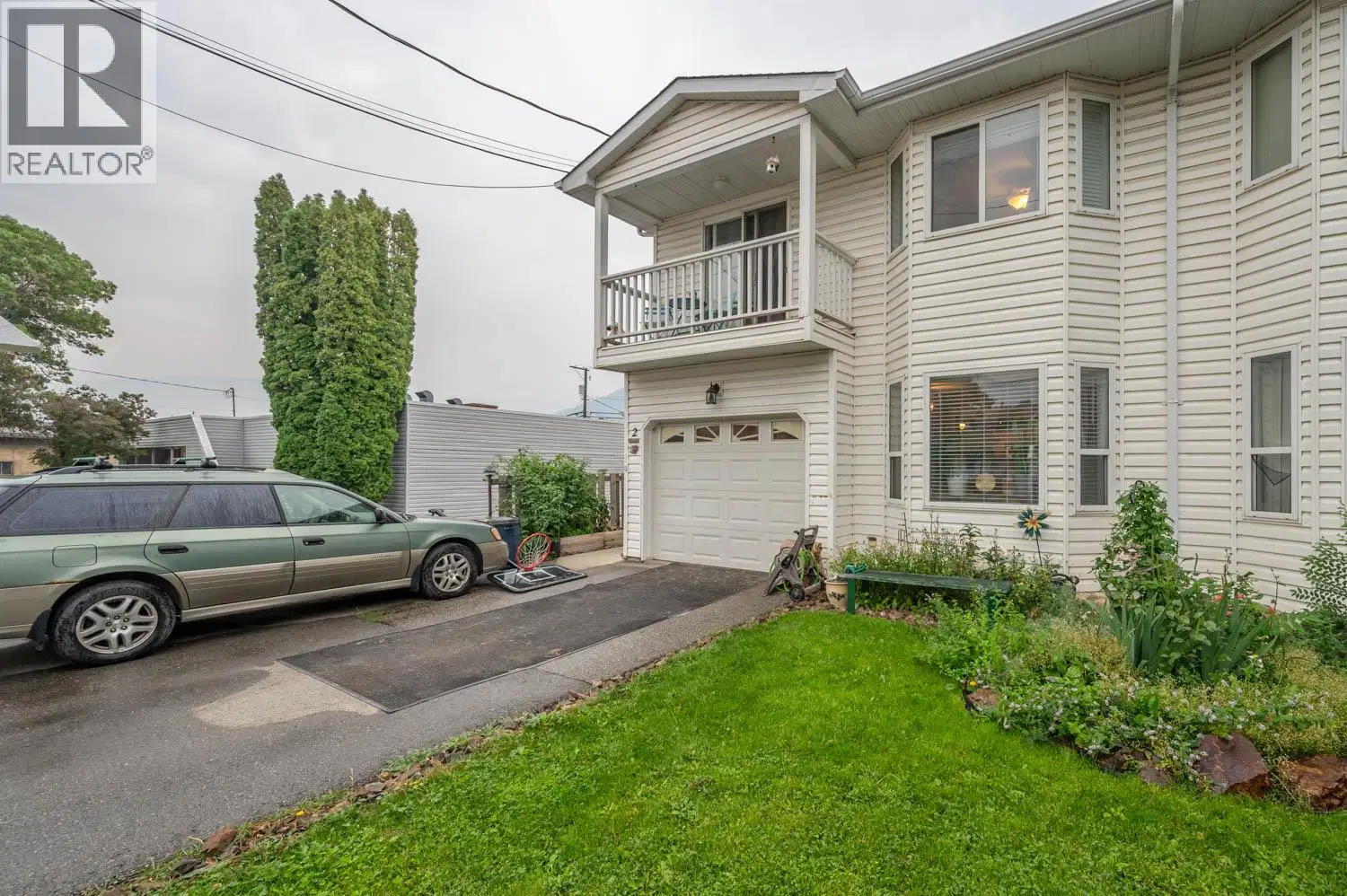 #2 – 615 6TH Avenue