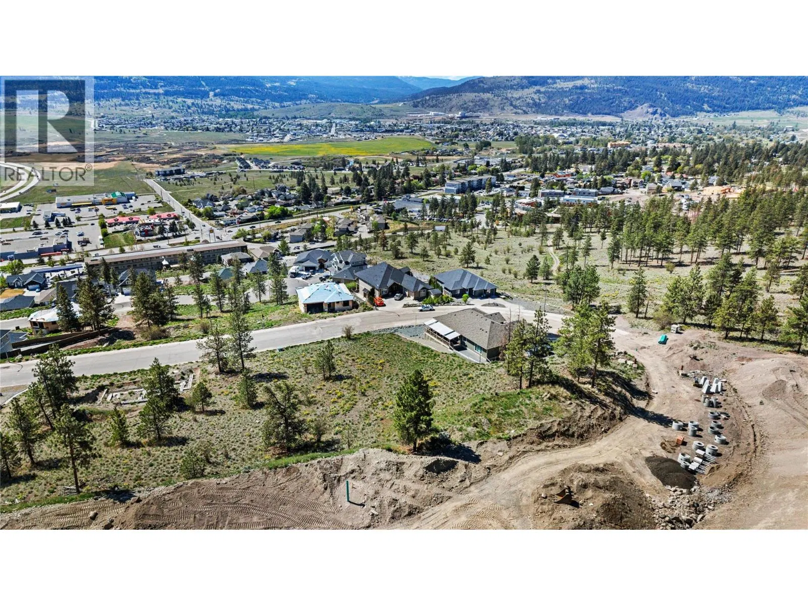 Photo 5 of 10 at 2707 PEREGRINE Way