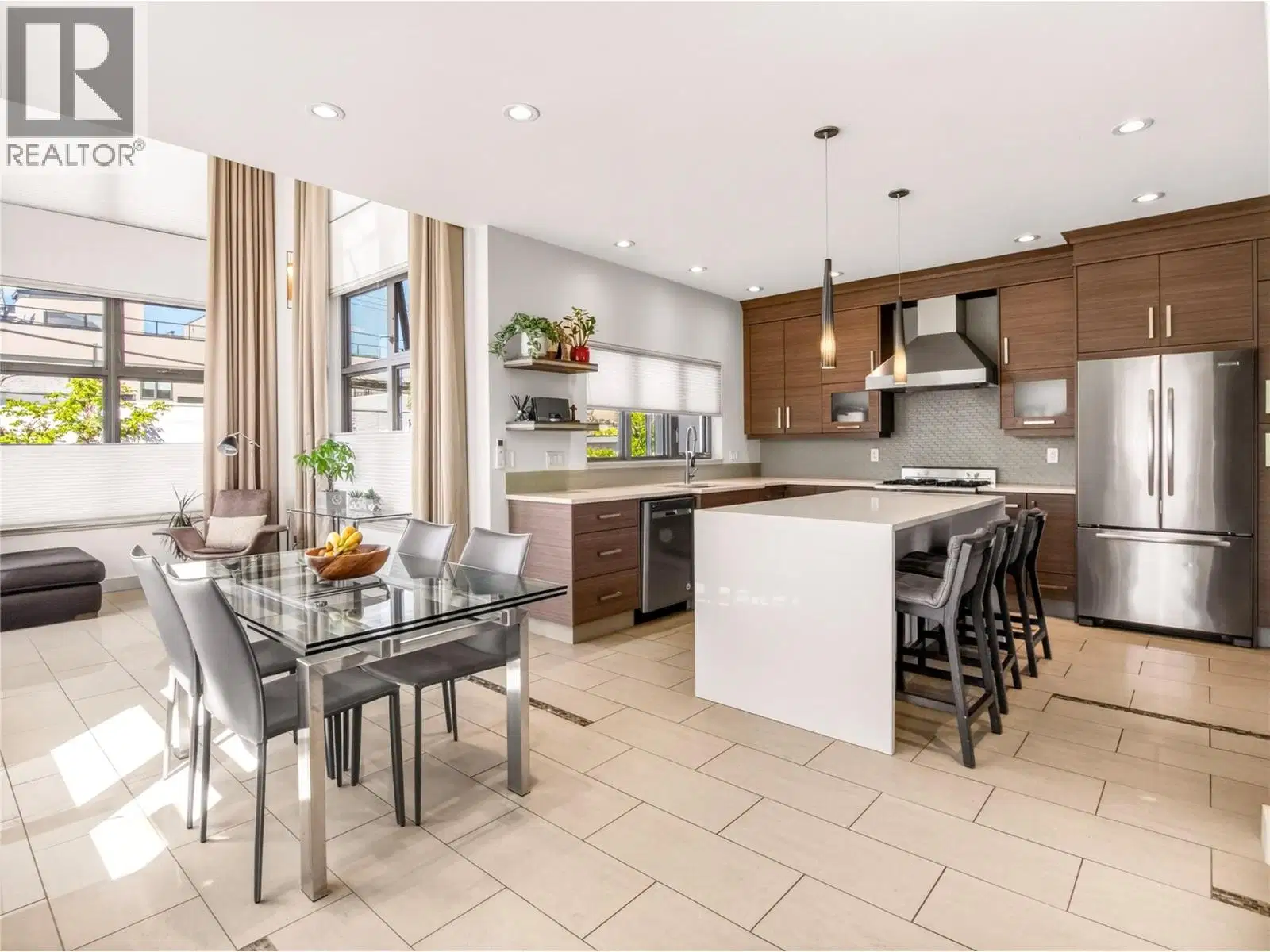 #101 – 433 Churchill Avenue
