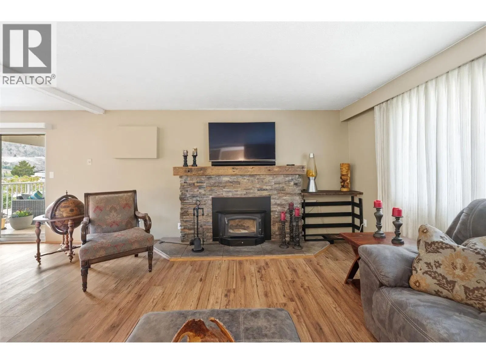 Photo 5 of 87 at 617 3RD Avenue