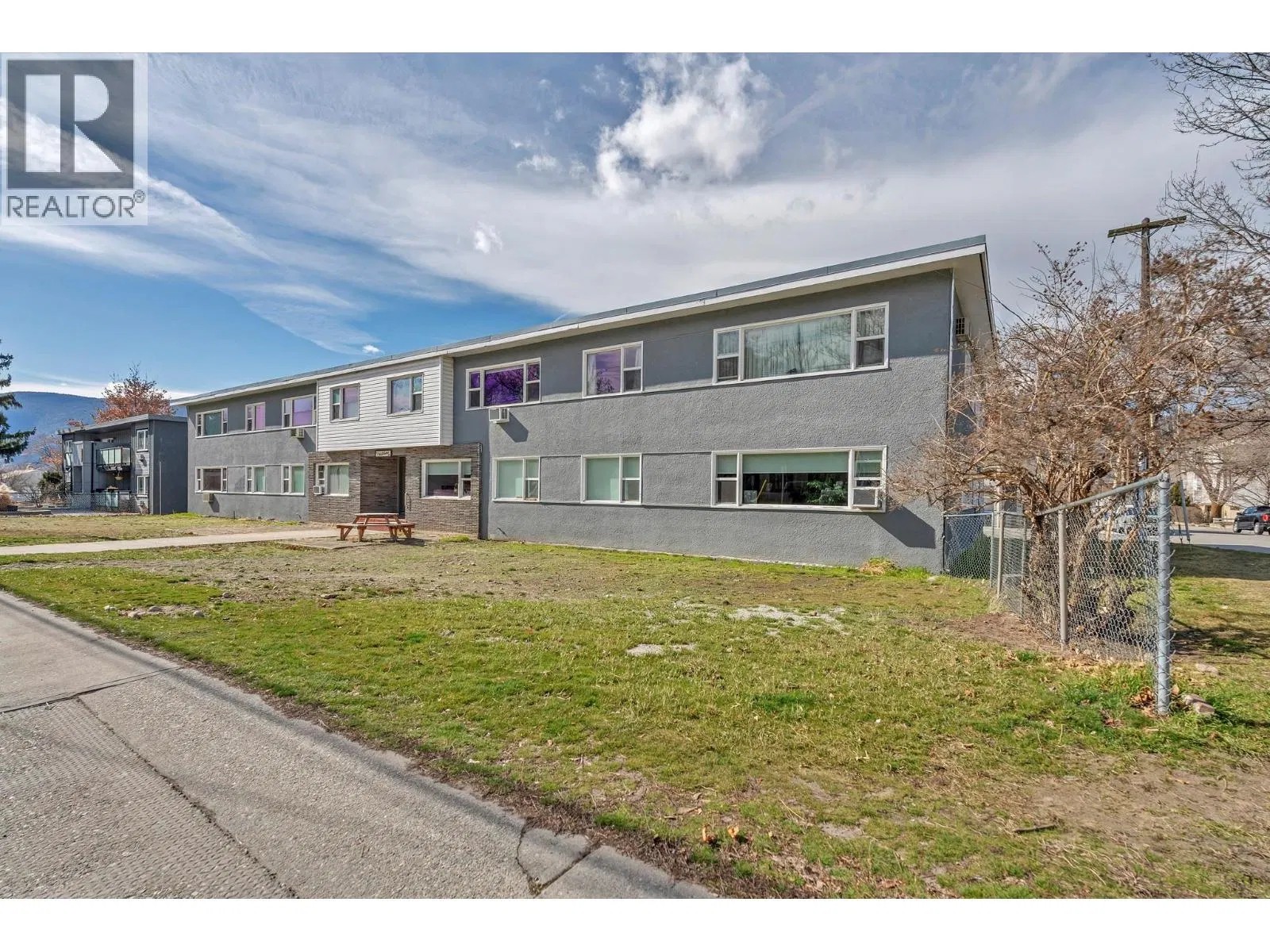 Photo 1 of 6 at 909 Fairview Road