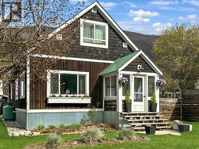 Photo 2 of 48 at 602 Slocan Street