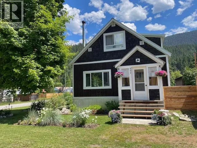 Photo 3 of 48 at 602 Slocan Street