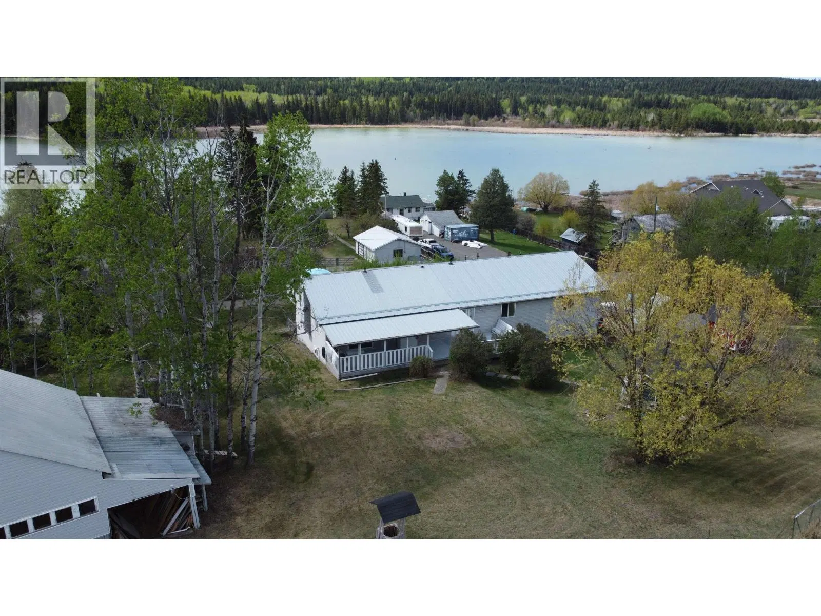 Photo 1 of 40 at 3451 DUNSMUIR Road