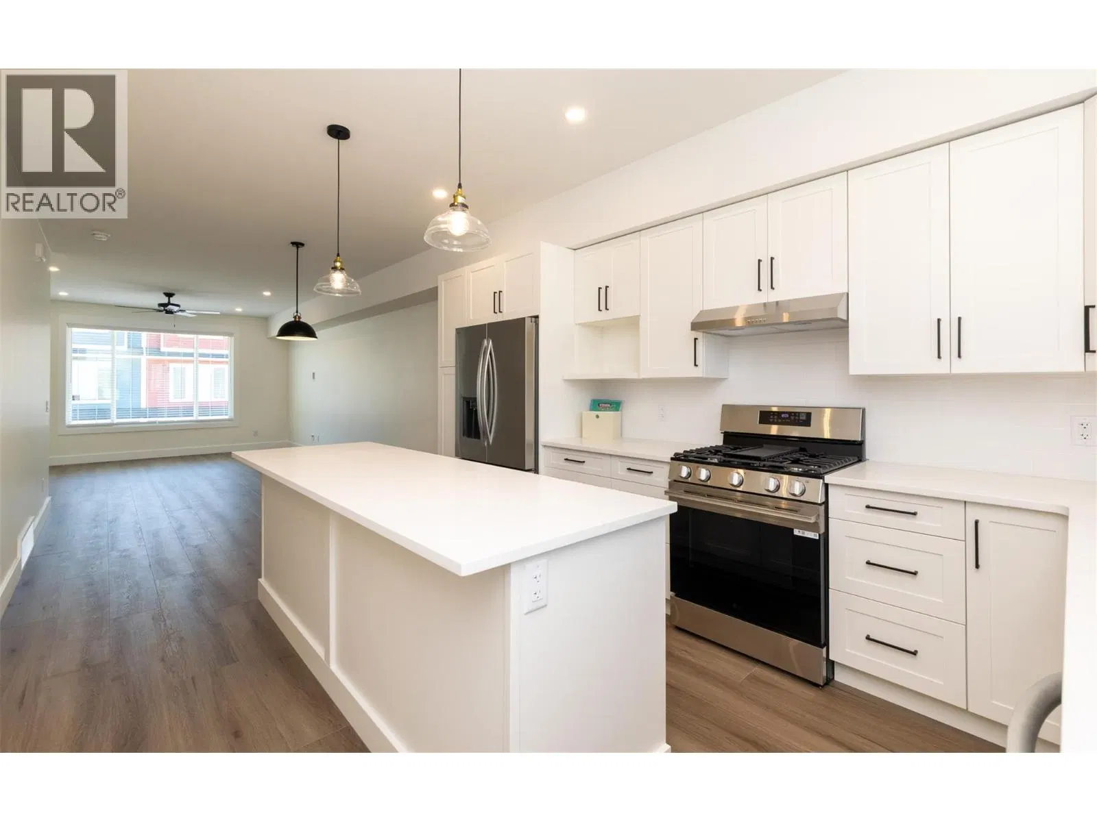 Photo 5 of 36 at #5 – 1910 11 Avenue