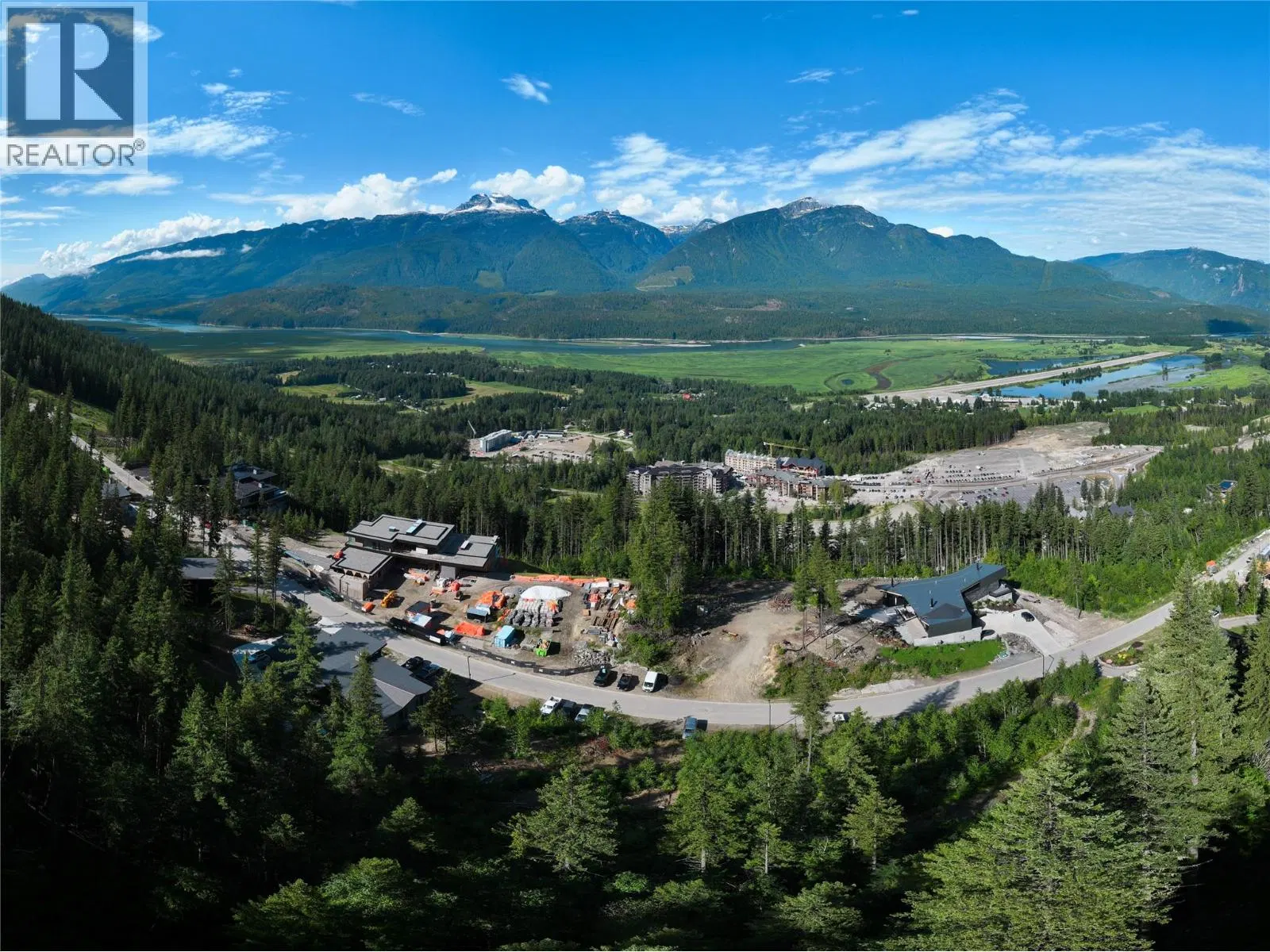 Photo 3 of 11 at #14 – 2465 Monashee Court