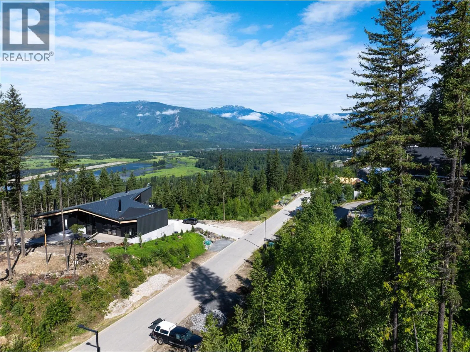 Photo 4 of 11 at #14 – 2465 Monashee Court